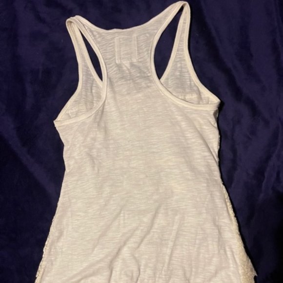 Light and Lacy - Picture 2 of 3